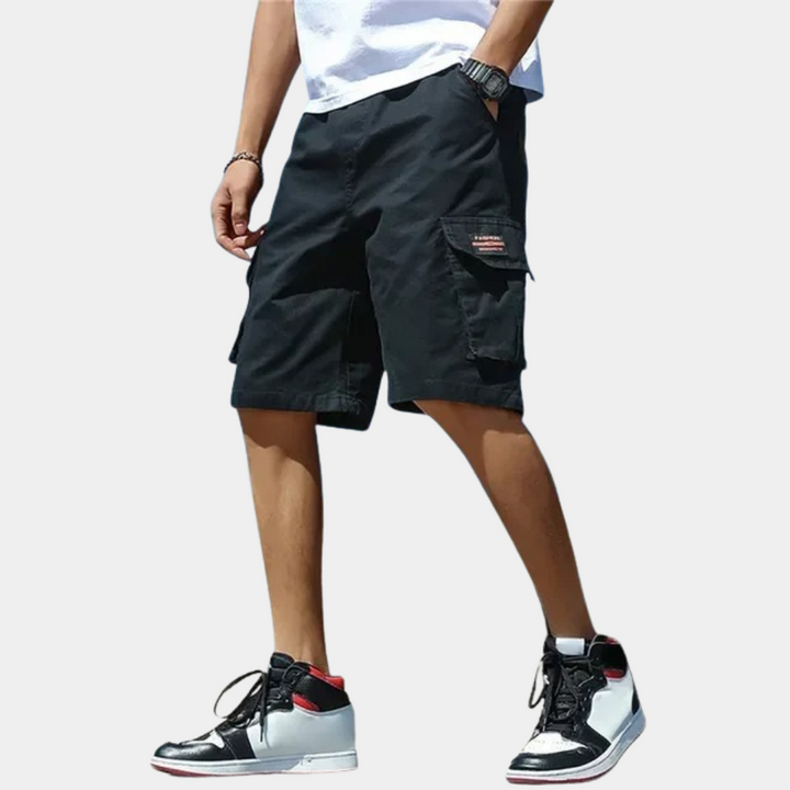 Heren cargo shorts met praktische zijzakken en een comfortabele pasvorm, onmisbaar voor warm weer.