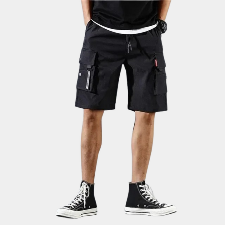 Stijlvolle heren cargo shorts in een neutrale kleur, een trendy en comfortabele keuze voor elke man.