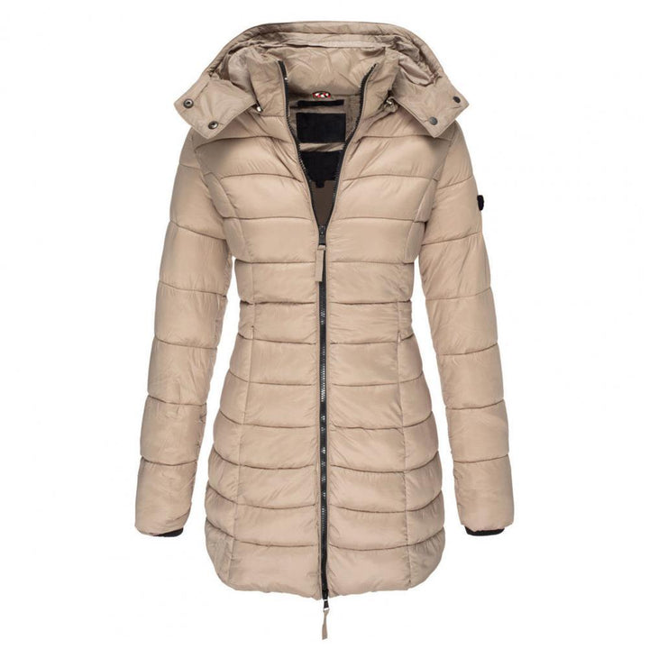 Dames winterjas van Mylenes in kaki kleur, met stijlvolle details.