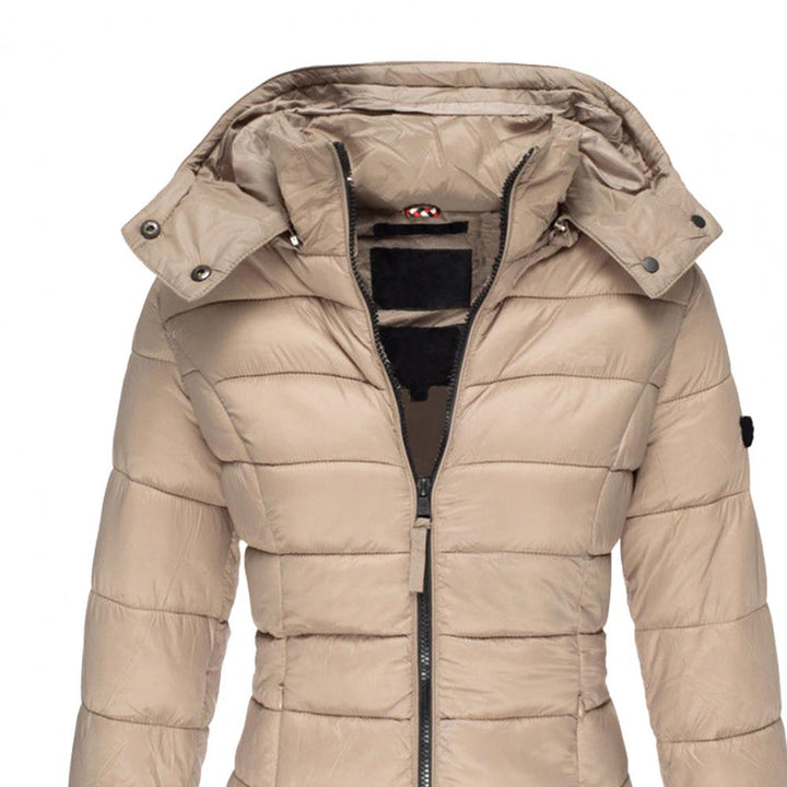 Warme winterjas Mylenes voor dames, verkrijgbaar in legergroen en zwart.