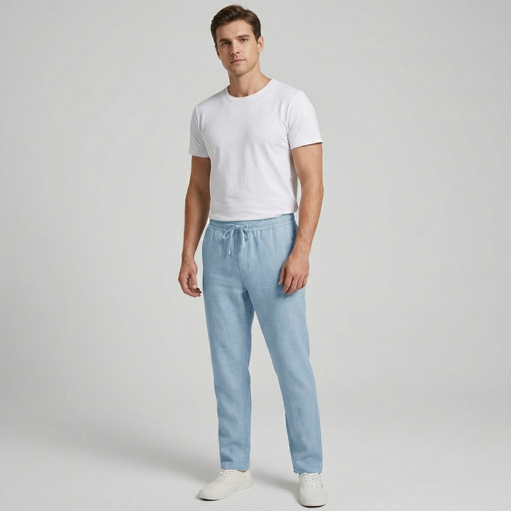 Comfortabele lichtgewicht heren zomerbroek met ademende stof voor casual dagen en warme vakanties.