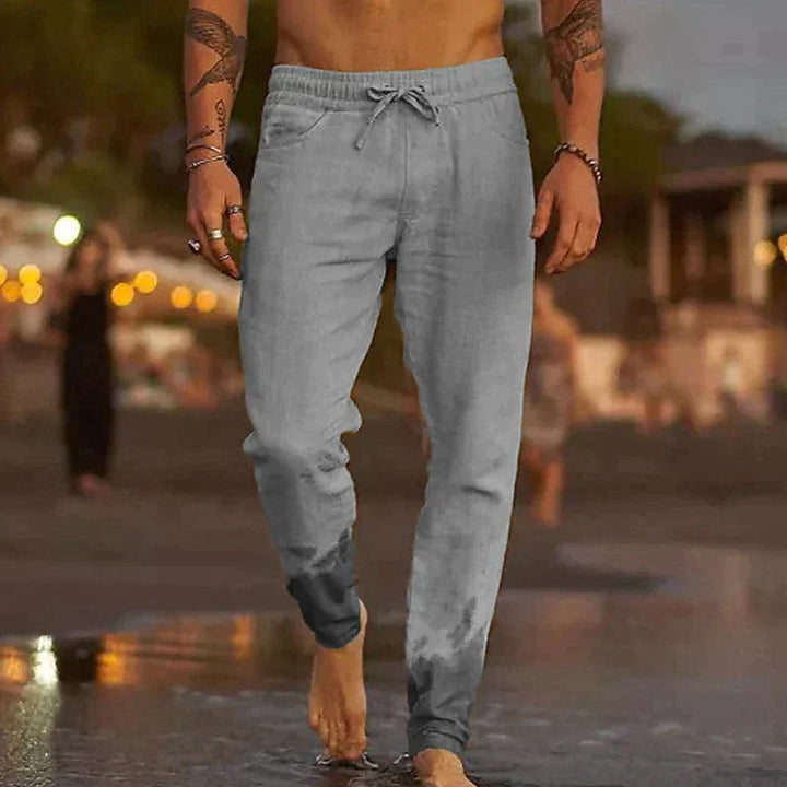 Zachte, lichtgewicht heren zomerbroek van ademend materiaal. Perfect als casual broek voor heren.
