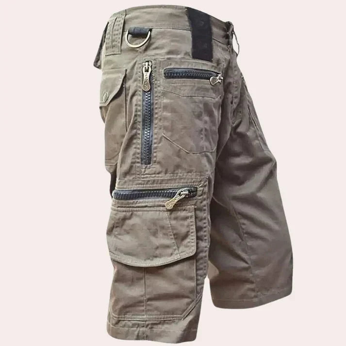 Functionele Luca heren cargoshorts met meerdere zakken, ideaal voor avontuurlijke zomerse dagen en outdoor activiteiten.