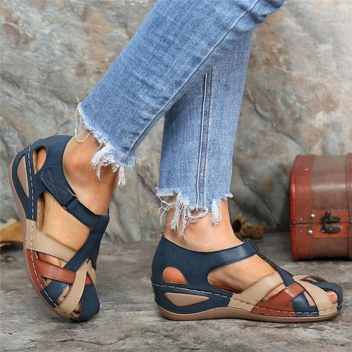 Comfortabele open dames sandalen in bourgondisch rood, licht ontwerp, ideaal voor zomer, ademend textiel, veelzijdig gebruik.
