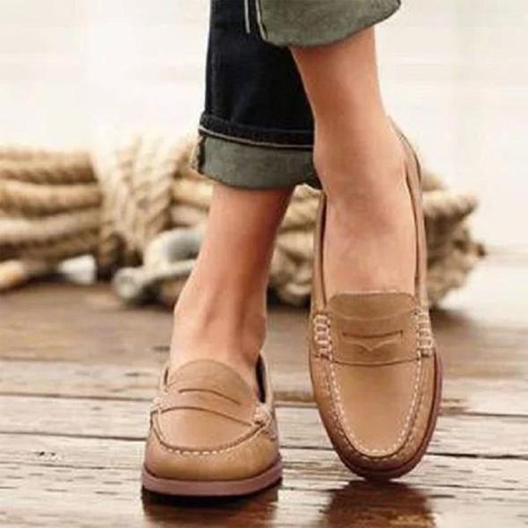 Chique khaki dames loafers met orthopedische ondersteuning, comfortabel en modieus.