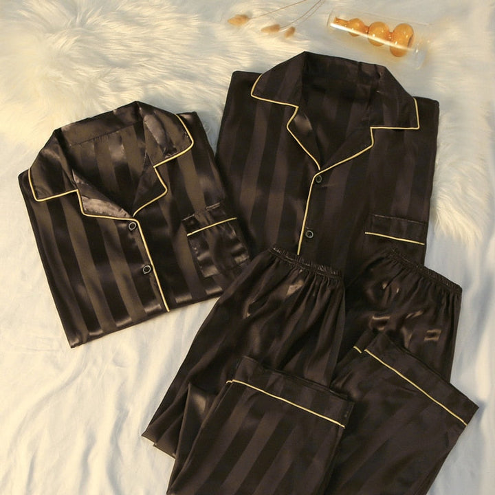 Uniek ontworpen SleepyPyjama™ voor dames en heren; stijlvolle en comfortabele slaapkleding.
