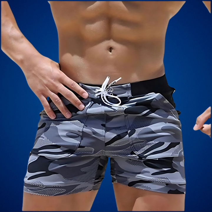 Comfortabele, sneldrogende heren zwemshort van polyester, ideaal voor strand of zwembad, in stijlvol design.