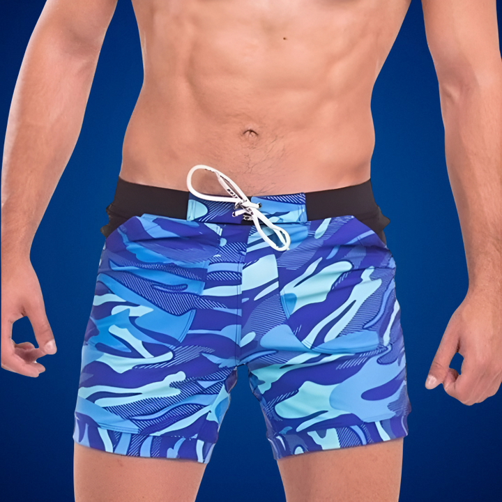 Moderne heren zwemkleding: een comfortabele polyester zwemshort, perfect voor zwemmen en ontspannen op het strand.