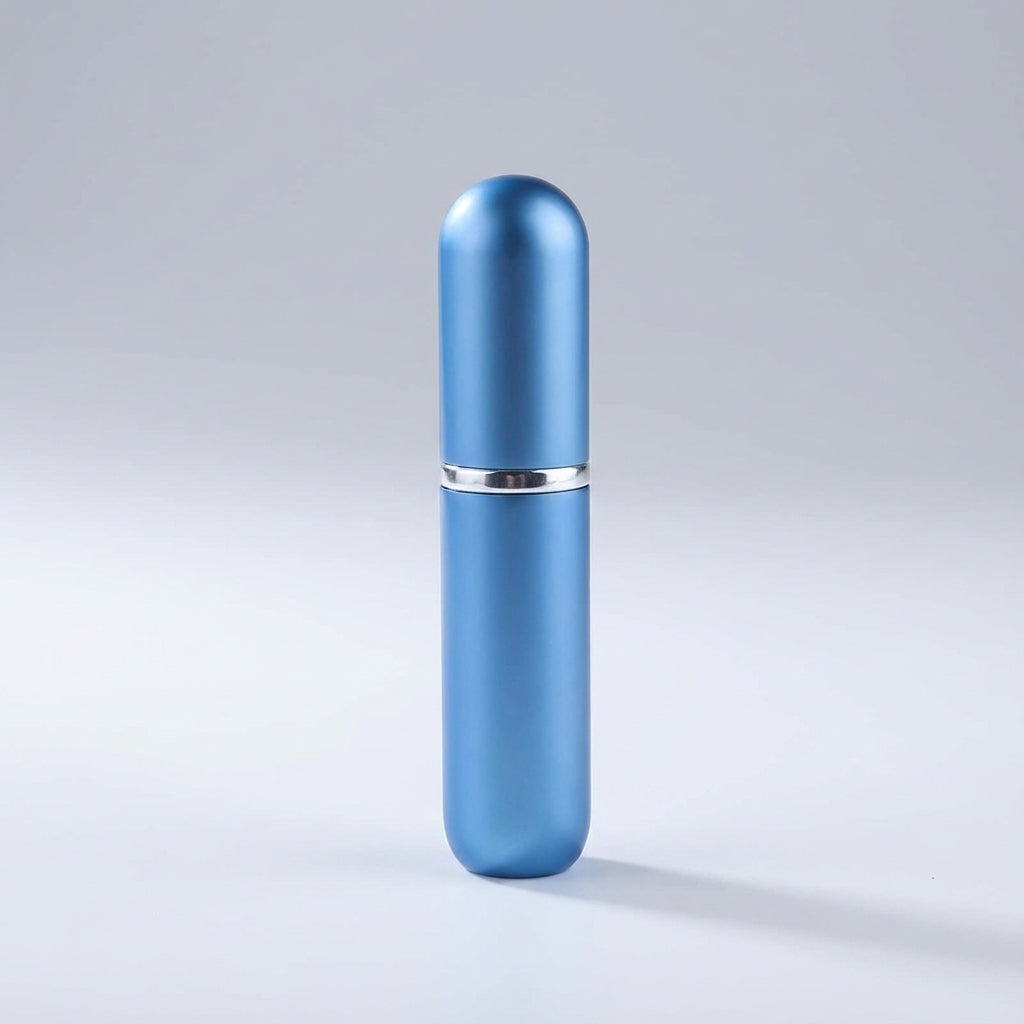 Lekvrije PocketMist parfumverstuiver, navulbaar en compact; essentieel beauty accessoire voor handbagage.