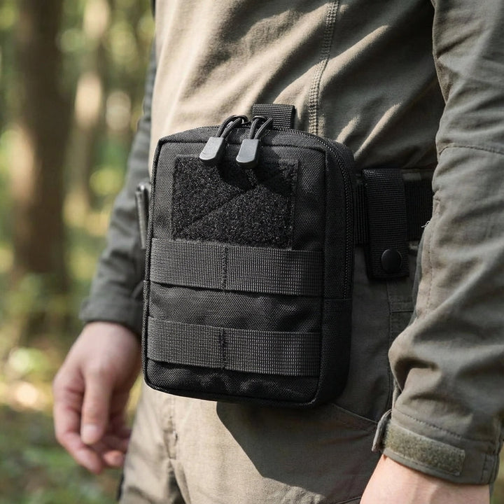 Compacte tactische opbergzak van nylon voor outdoor survival & bushcraft activiteiten.