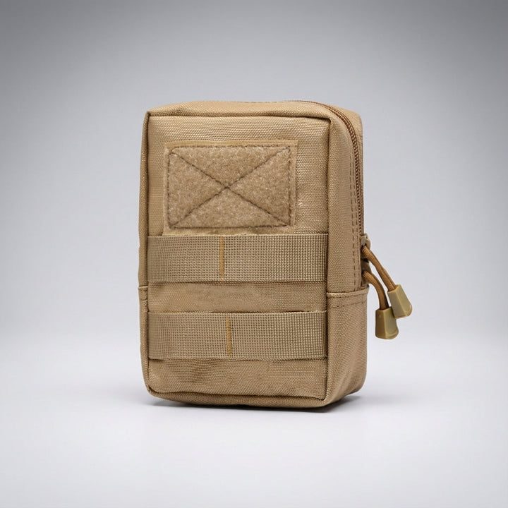 Robuuste tactische heuptas met MOLLE systeem, ideaal voor bushcraft, wandelen en reisaccessoires.