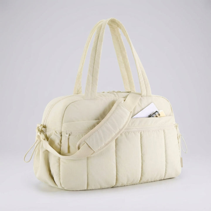 Lichtgewicht Aerelle weekendtas, geschikt als compacte handbagage. Ruim en waterbestendig voor korte reizen.
