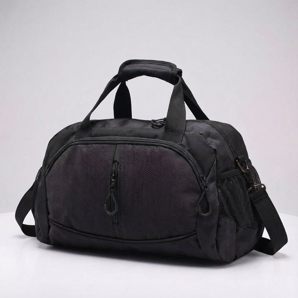 Lichte compacte reistas, waterbestendig en georganiseerd. De perfecte duffeltas voor sport of als weekendbagage.