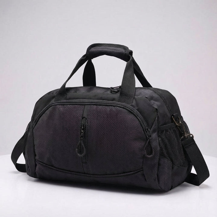 Lichte compacte reistas, waterbestendig en georganiseerd. De perfecte duffeltas voor sport of als weekendbagage.