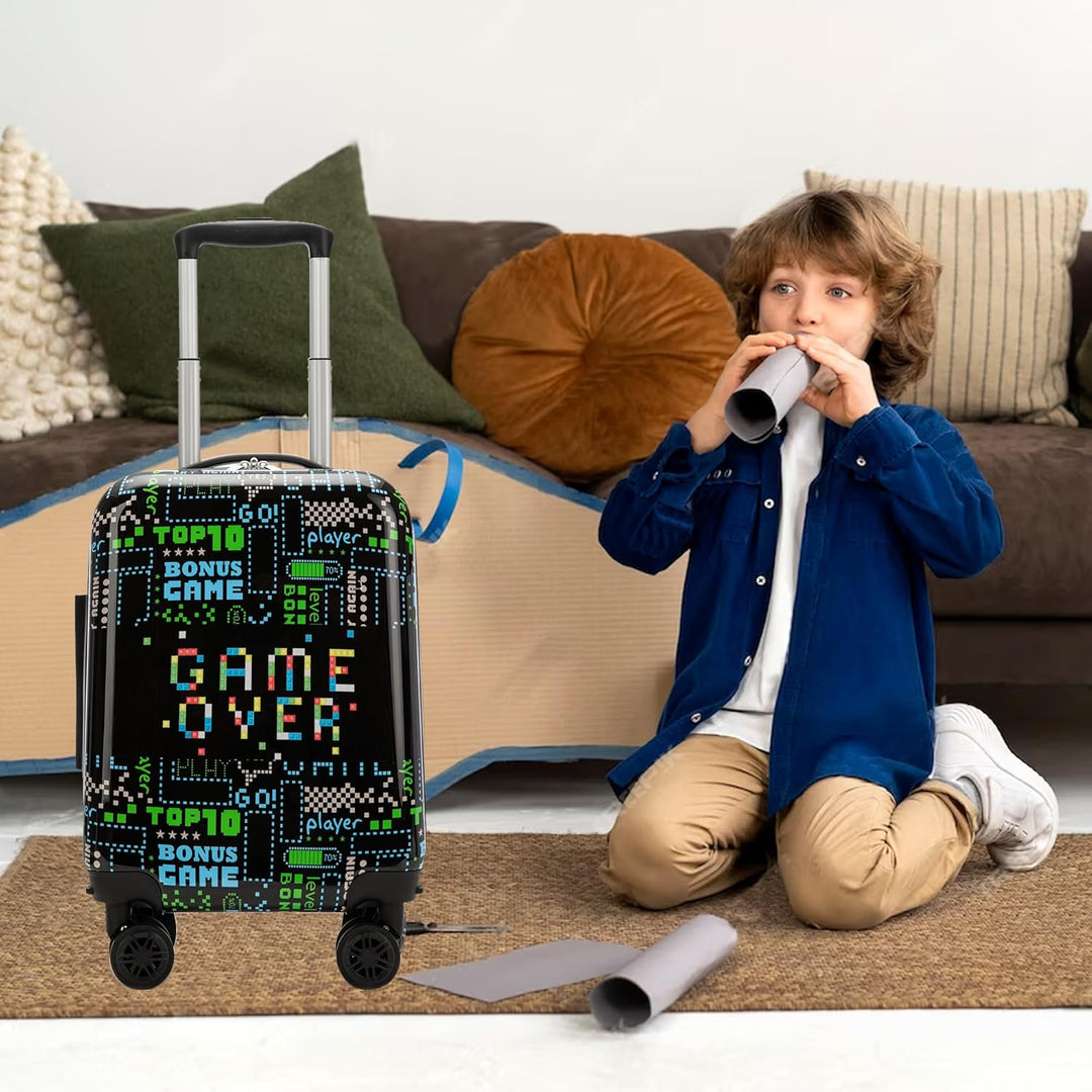 Gaming-thema kinderkoffer en accessoires, ideaal voor jonge gamers onderweg.