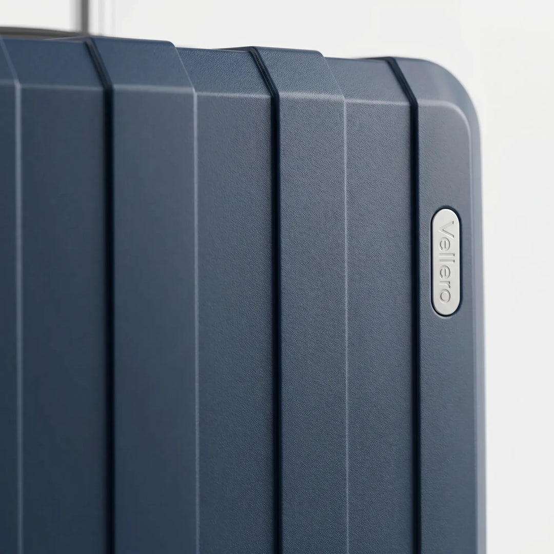 Luxe kofferset met soepele zwenkwielen en TSA sloten, perfect voor veilig en comfortabel reizen.