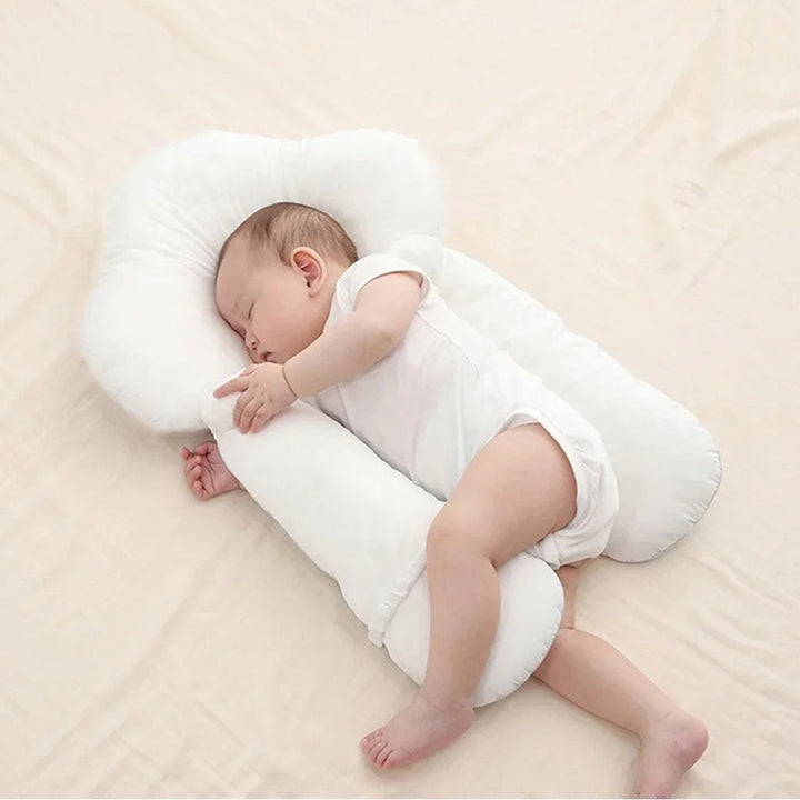 Verstelbaar ergonomisch babykussen. Groeit mee (0-12 maanden) voor veilige & comfortabele slaap.