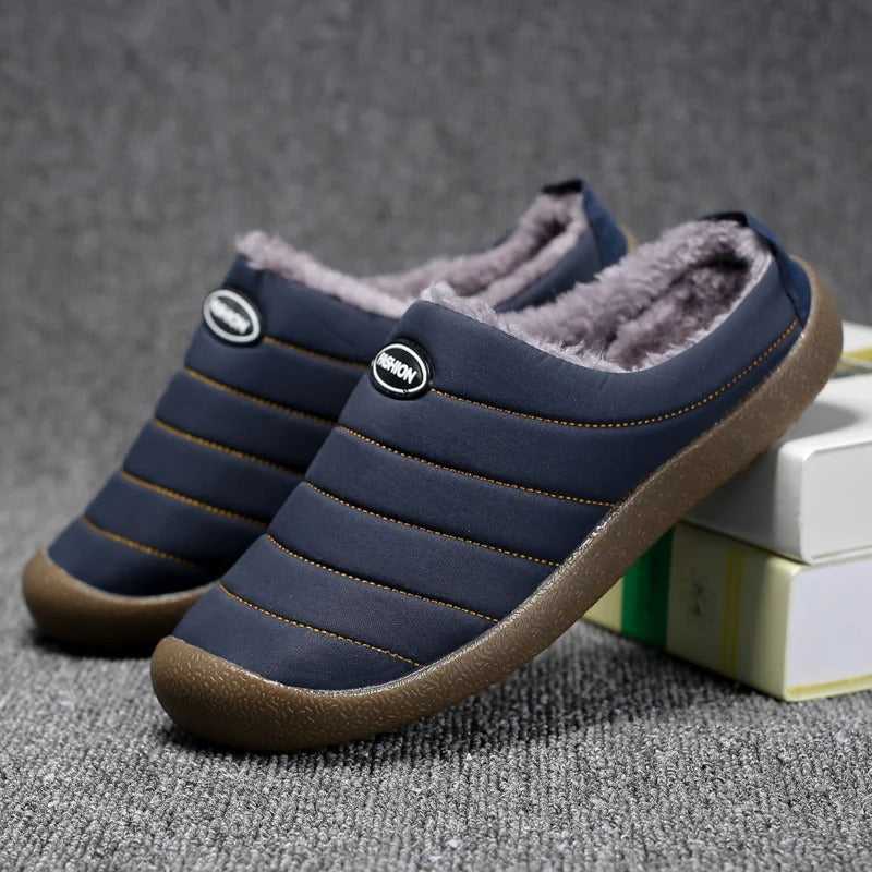 Antislip CozyWarm herenpantoffels, warm gevoerd en comfortabel. Veiligheid en warmte voor heren.