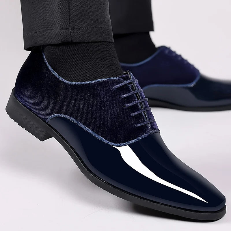Stijlvolle blauwe lakschoenen voor heren voor feestelijke gelegenheden