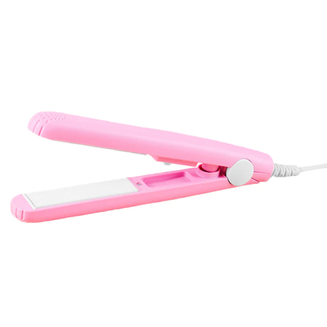 Handige reiskrultang en stijltang, 2-in-1 beauty tool met keramische coating voor glanzend haar.
