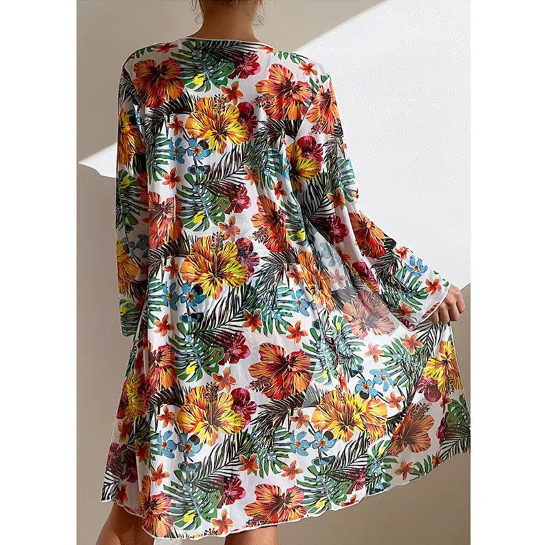 Dames bikiniset hoge taille met cover-up. Trendy zwemkleding en strandoutfit voor vakantie.