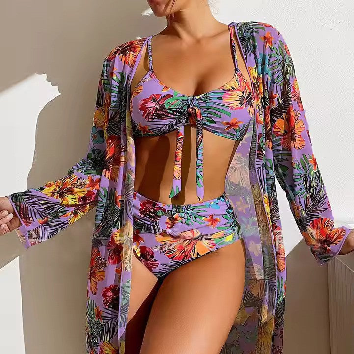 Kleurrijke dames bikiniset met hoge taille en cover-up, vrolijke zwemkleding voor zomerse dagen.