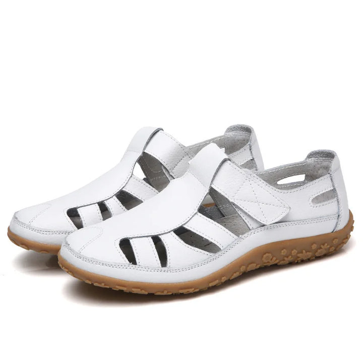 Bruine anti-slip dames sandalen met orthopedische ondersteuning en duurzame zool.