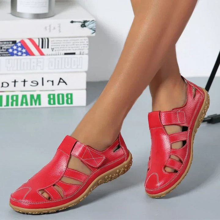 Blauwe dames sandalen met anti-slip zool, comfortabel en ideaal voor zomerse dagen aan het strand.