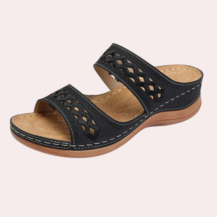 Stijlvolle verstelbare dames slippers met ergonomische steunboog en antislipzool, perfect voor zomerse dagen en comfort.