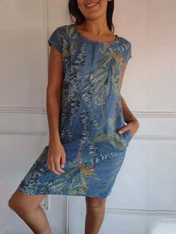 Comfortabele bedrukte damesjurk met ronde hals; perfecte casual of elegante keuze voor vrouwenmode.