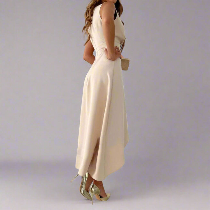 Elegante mouwloze midi jurk voor dames met V-hals, getailleerd model. Ideaal als zomer- of gelegenheidsjurk.
