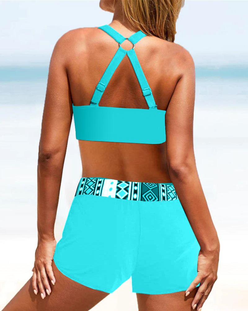 Zomerse dames bikini met hoge taille en modieus geometrisch patroon. Geniet comfortabel van zon, strand en zwembad.