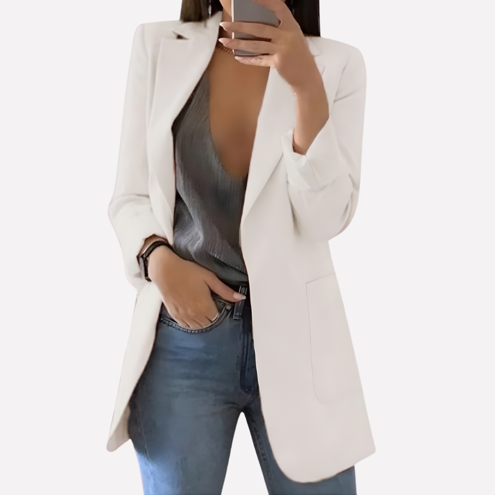 Trendy damesblazer met handige voorzakken, een must-have voor elke vrouwenkledingcollectie.