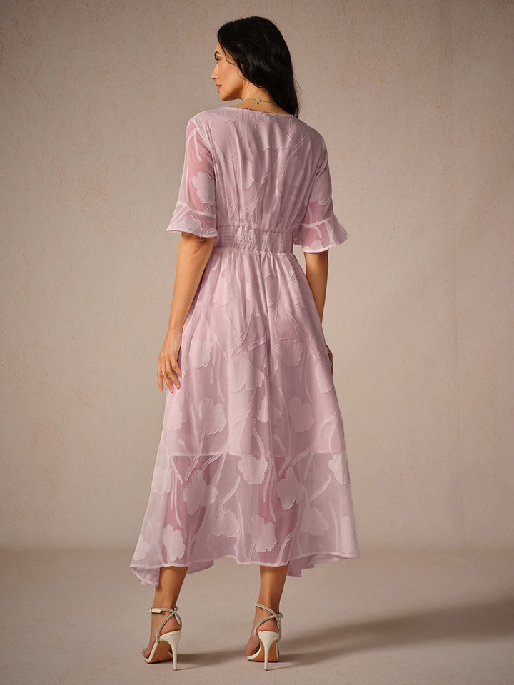 Midi jurk dames, bloemenprint, A-lijn, met fladdermouwen en V-hals. Ideaal voor een elegante uitstraling.