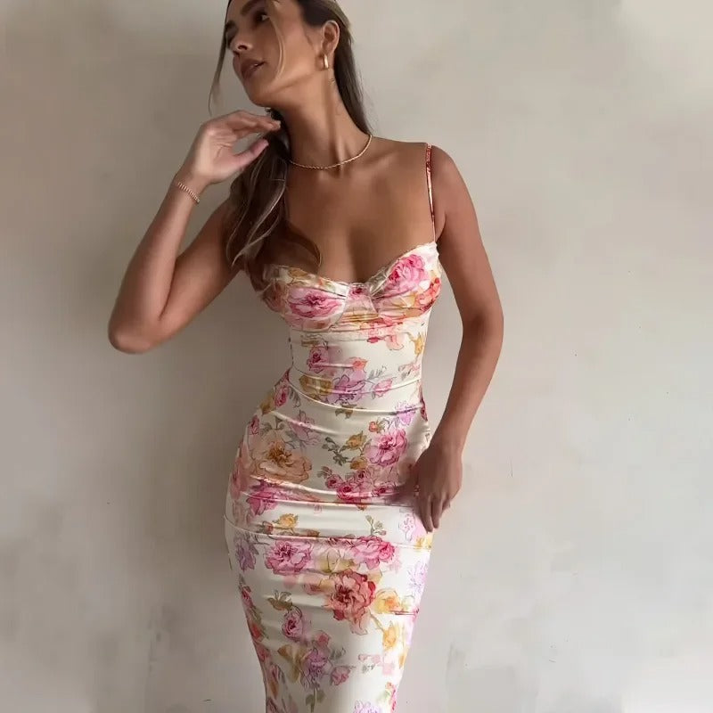 Casual & feestelijke bloemenprint midijurk met spaghettibandjes; een flatterende bodycon jurk voor elke gelegenheid.