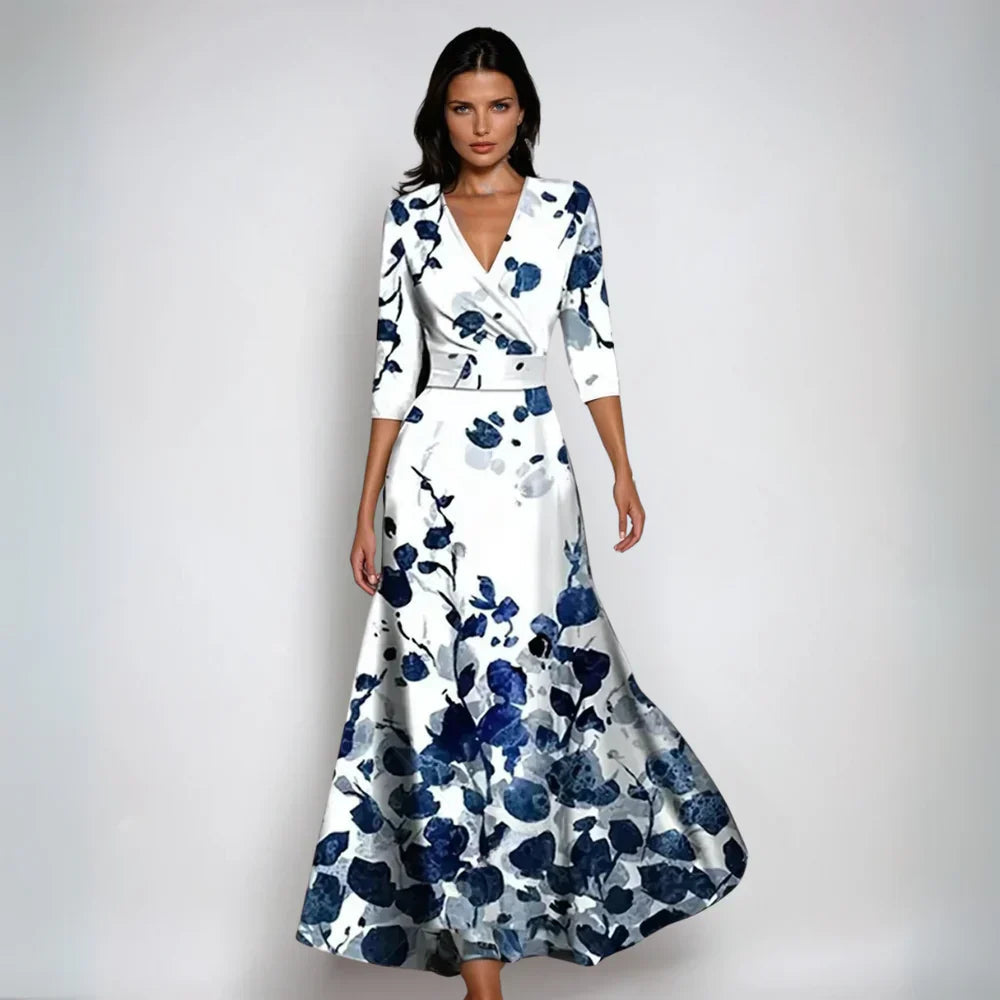 Elegante wikkeljurk met kleurrijke bloemenprint. Perfecte casual of feest maxi jurk voor dames.