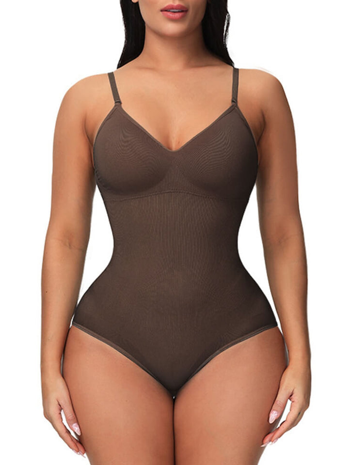 Onzichtbare dames body shaper onder een elegante jurk, zorgt voor een perfecte pasvorm en vloeiende lijnen.
