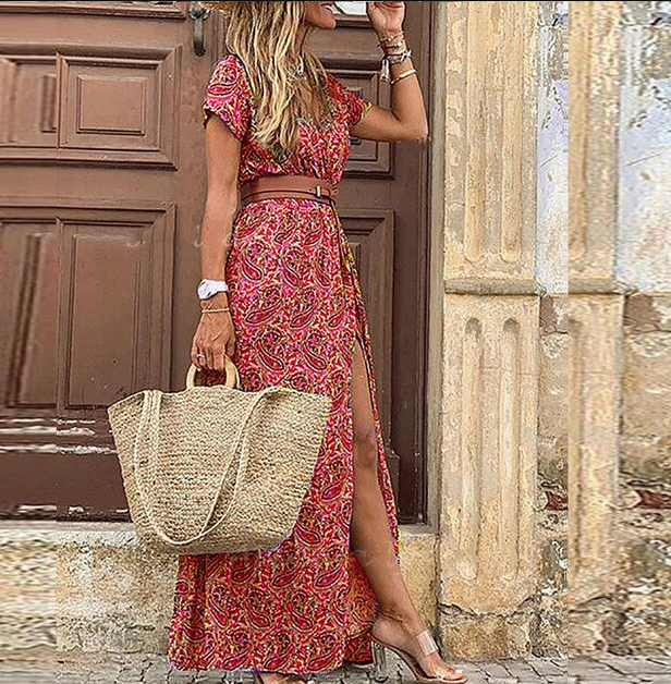 Zomerse dames maxi jurk in boho stijl, met V-hals en korte mouwen. Comfortabel voor elke gelegenheid.