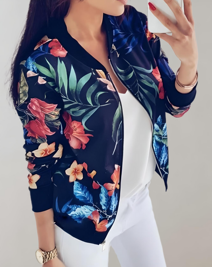 Prachtig dames bomberjack met gedetailleerde bloemenprint. Een must-have jas voor fashionista's.