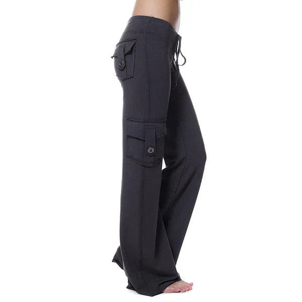 Draagcomfortabele dames bootcut cargobroek met zakken, ideaal voor een actieve, modieuze dag.