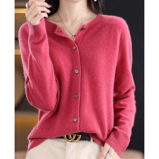 Dames cardigan gedragen door model, elegant vest. Perfecte aanvulling voor elke outfit, veelzijdig.