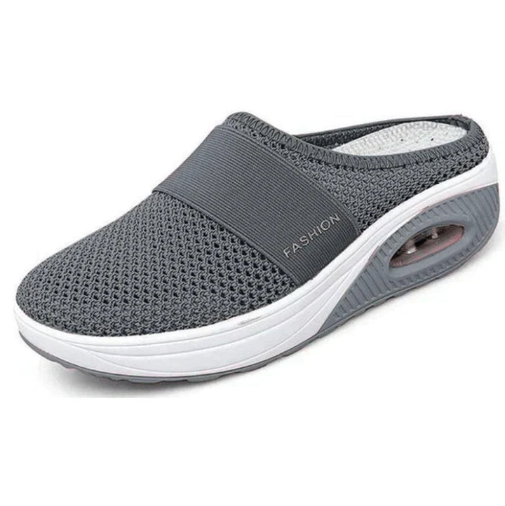 Ademend materiaal van CloudStep dames schoenen zorgt voor frisse voeten en langdurig comfort.