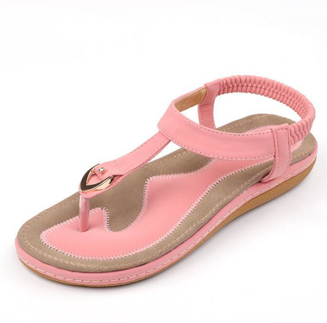 Zwarte zomersandalen met hak voor dames, comfortabel en stijlvol. Essentiële instappers voor de zomer.