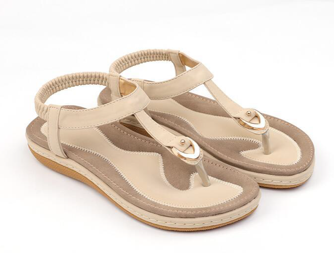 Roze stijlvolle damessandalen met hak, comfortabel en lichtgewicht. Ideale zomerschoenen voor vrouwen.