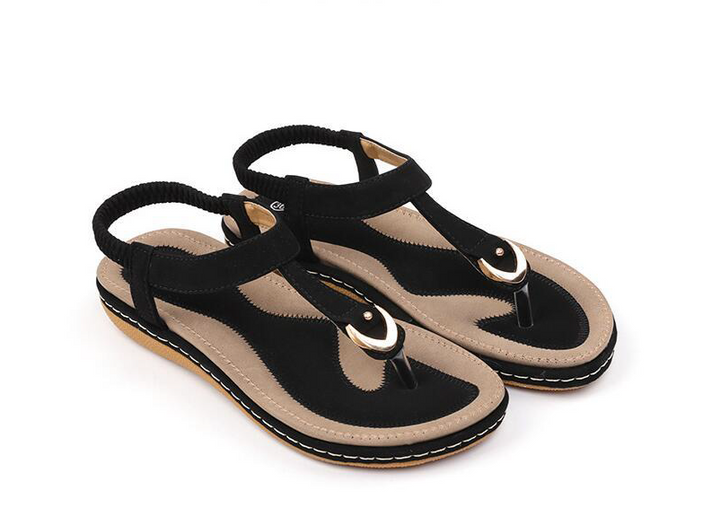 Elegante dames zomersandalen met comfortabele hak. Stijlvol en licht, perfect voor diverse zomerse outfits.