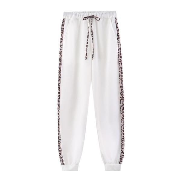 Comfortabele en stijlvolle ComfyFit™ dames joggingpak set, perfect voor een ontspannen en trendy look.