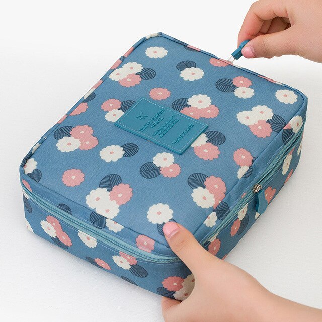 Complete set: waterdichte make-up reistas en mini opbergtas, compacte dames cosmetica organizer.