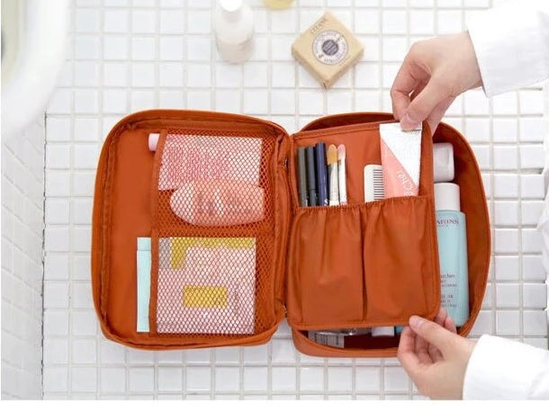 Compacte waterdichte make-up tas voor dames, ideaal als cosmetica organizer en reisaccessoire.