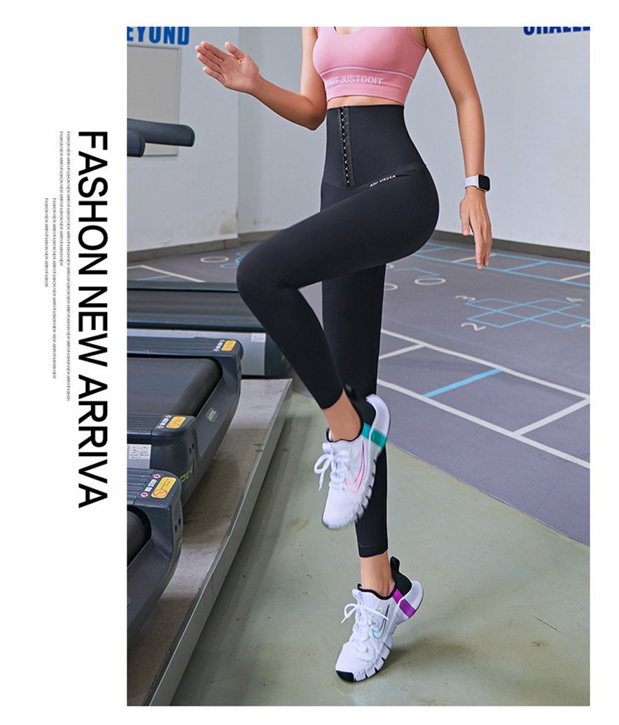 Stijlvolle zwarte compressie sportlegging voor dames, perfect voor de actieve vrouw die comfort & support zoekt.