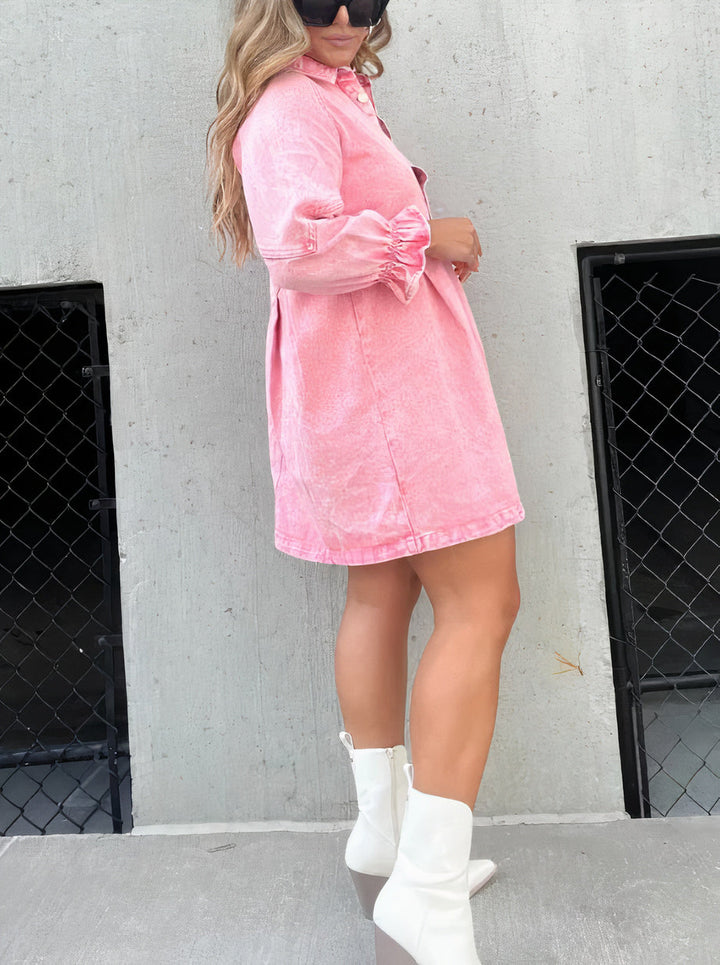 Roze dames denim jurk met lange mouwen, casual urban stijl voor de moderne vrouw.